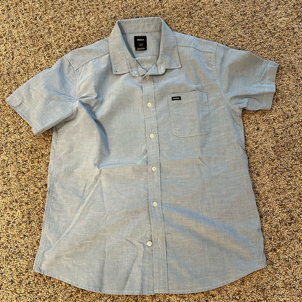 Men’s RVCA “That’ll Do” stretch short sleeve button up shirt.